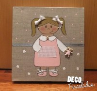 Niña con muñeca 20x20cm (29,95€)